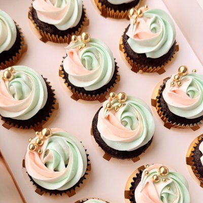 (Custom) Non-Filled Cupcakes