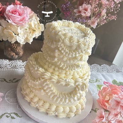 Petite Two tier Heart Cake (20 Servings)