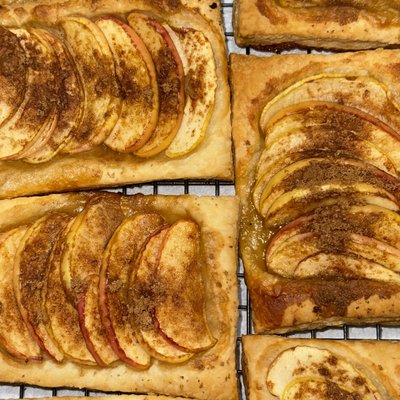 Dozen Apple Tarts