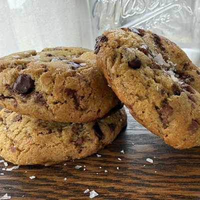 Gourmet Chocolate Chip Cookies (6)