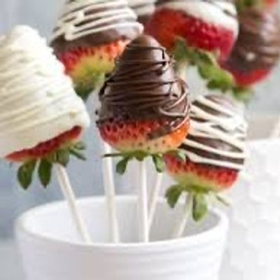Chocolate Covered Strawberries pops 