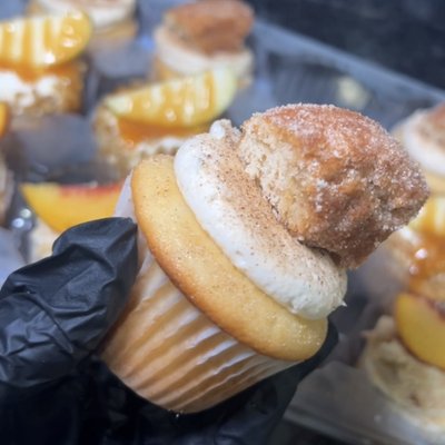 Apple Cider Donut Cupcakes 