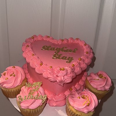 6” Bento W 4 cupcakes