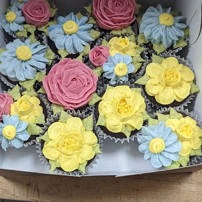 One Dozen Large Cupcakes - No filling