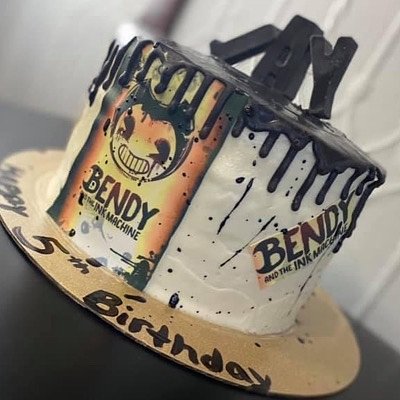 Custom 9’’ Birthday Cake 