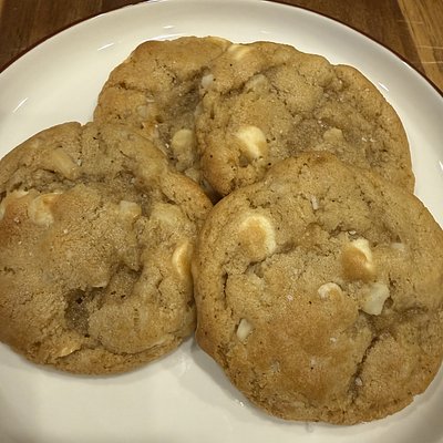 White Chocolate Macadamia Nut With Sourdough Cookies 