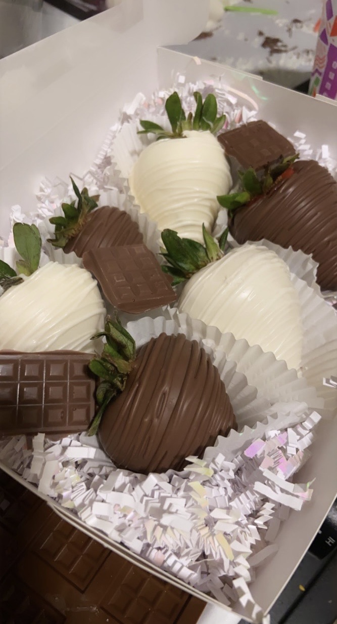 1/2 Dozen Berries
