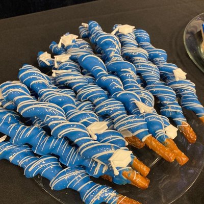 Dipped pretzels 
