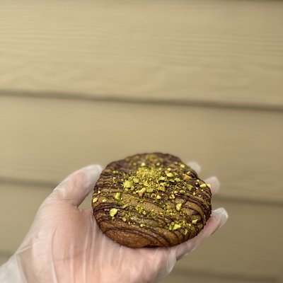 Pistachio Chocolate Chip Cookies