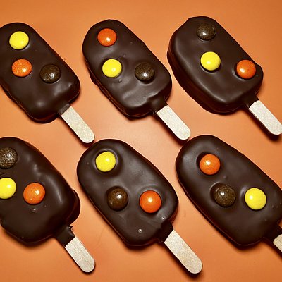 Reeces Pieces Cakecicles (6 Pack)