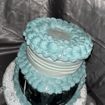 2-tier cake