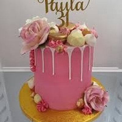 6 Inches Round Custom Cakes (Feeds 6 to 10 people)