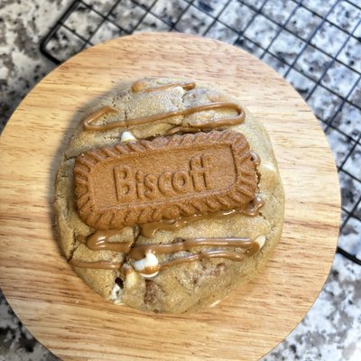White Chocolate Biscoff Bomb