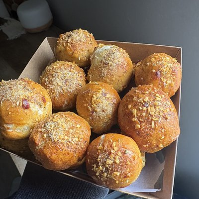 Garlic Herb Pretzel Bites 