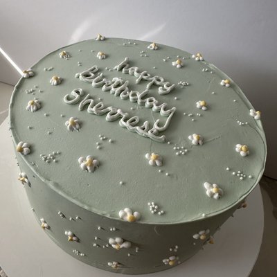 8 Inch Cake (2 Layers)