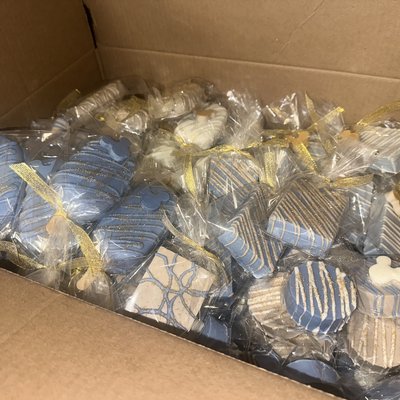 100 Party Pack Of Chocolate Covered Party Treats 