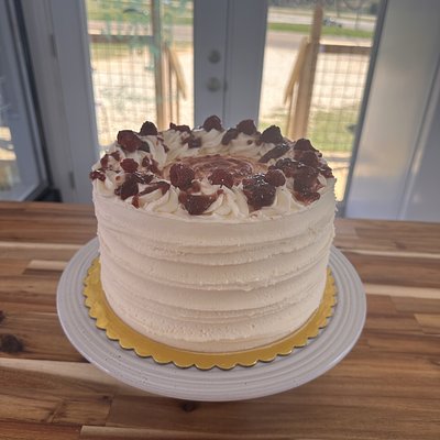 White Almond Raspberry Cake With Vanilla Bean Filling 