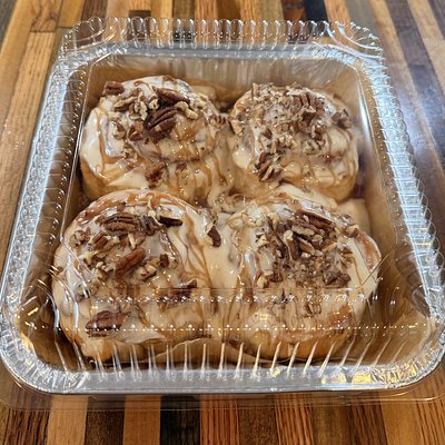 4 Pack Caramel Pecan Rolls 🤎🧡 (new)