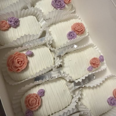 Cakesicles