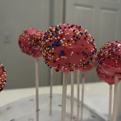 Gluten Free Bday cake pops (12)