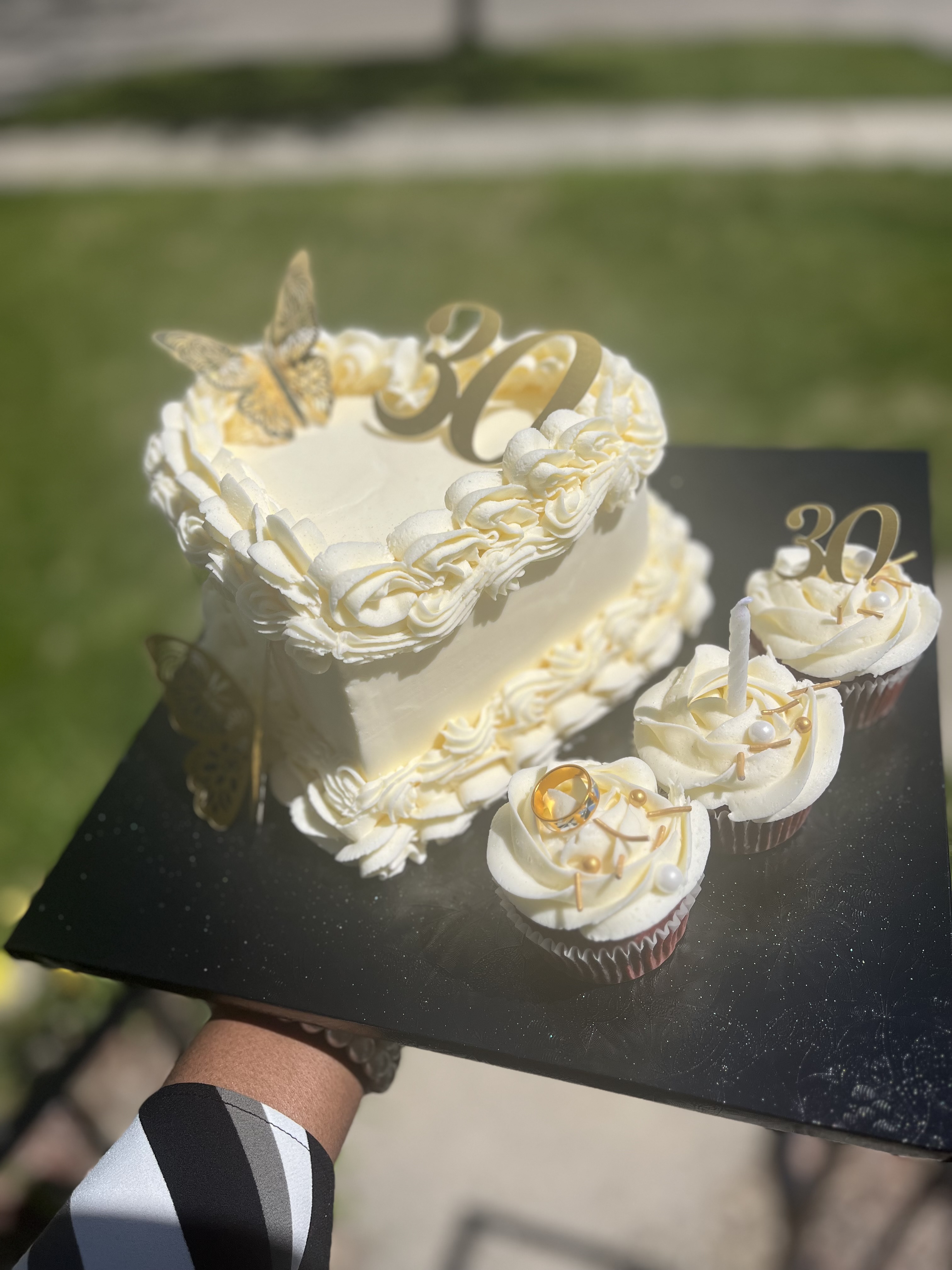 3 Cupcakes ADD ON 