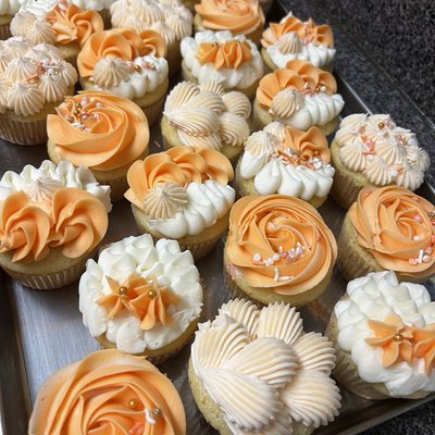 Textured Piping Cupcakes 