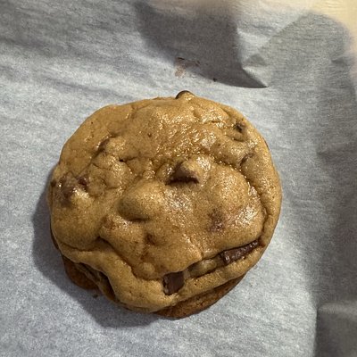 “The OG” Thick Chocolate Chip Cookie 