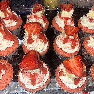 Strawberry Shortcake Cheesecake cupcakes 
