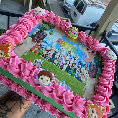 Quarter Sheet Cake 