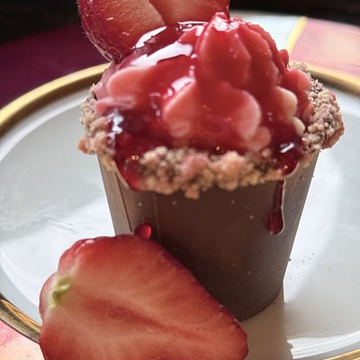 Strawberry Cheesecake Shooters Per Dozen