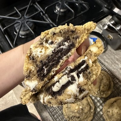 Stuffed Cookies & Cream Cookies