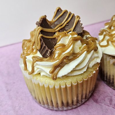 Reese's Cheesecake Cupcakes (6-Pack)