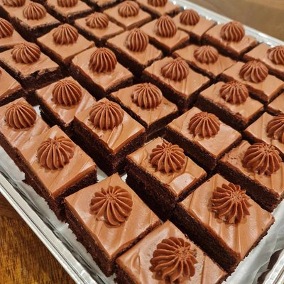 Chocolush Cake (Party Tray)