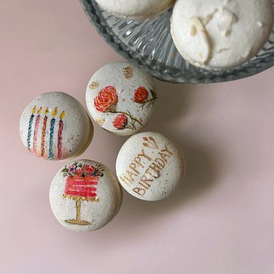Hand Painted (6 Macarons)