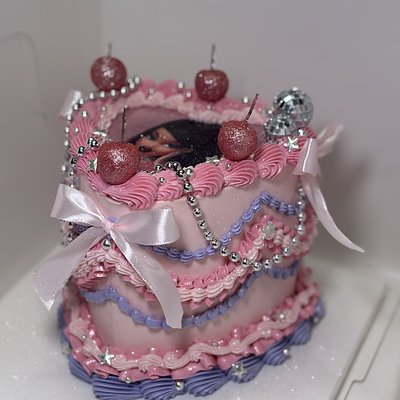 6" Cake (8-15 Servings)