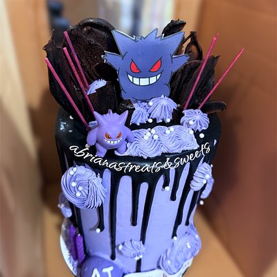 Tall 4 Layer 6in Cake (18-20 Servings)