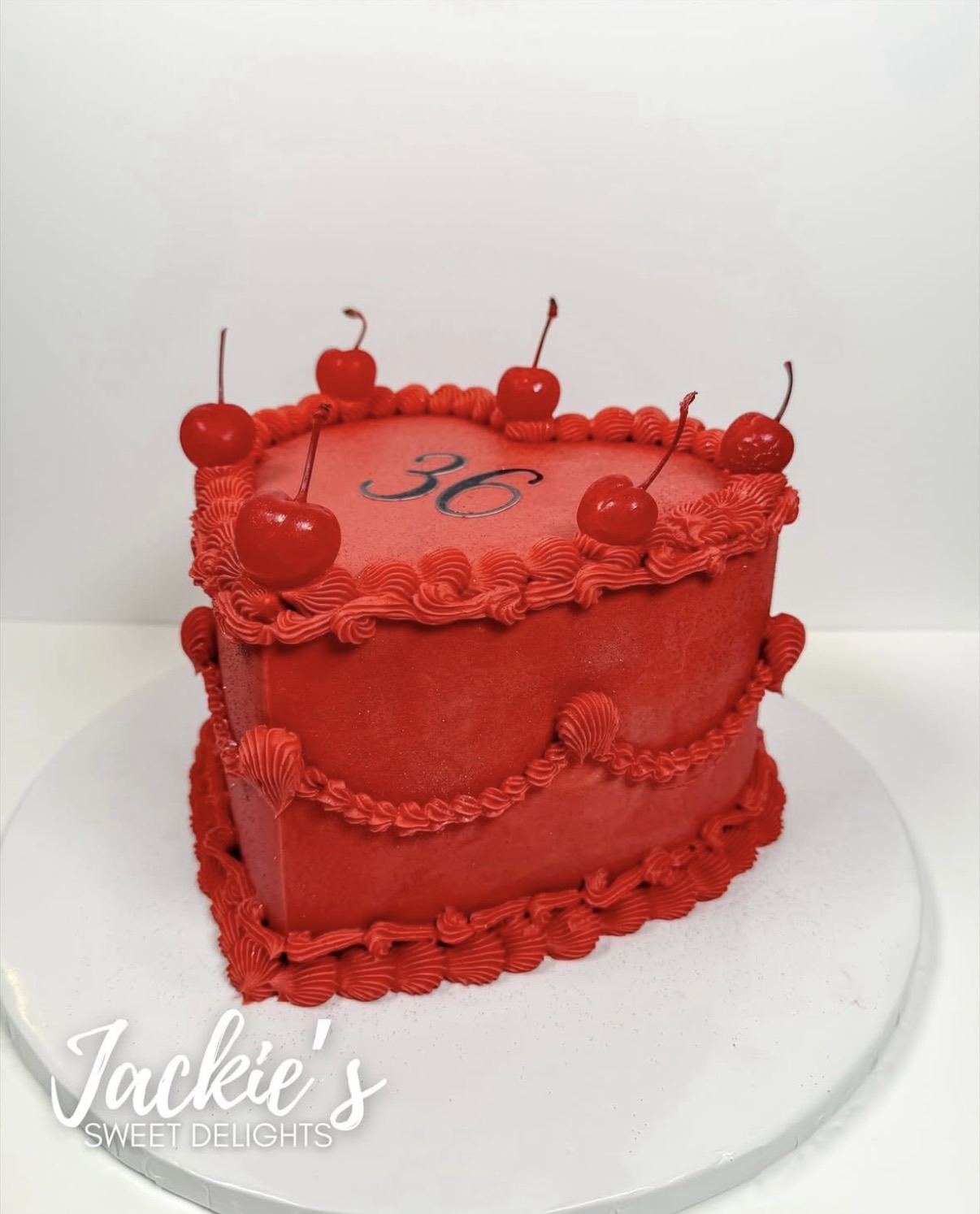 Vintage Style Cake