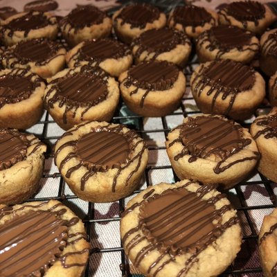 P.B. Cup Cookie (per dozen)