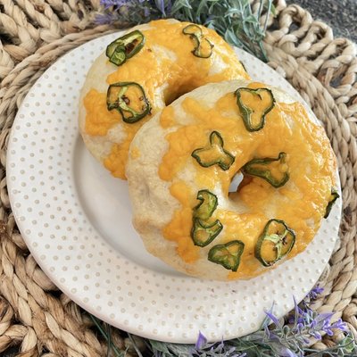Jalapeño Cheddar Bagel (half dozen)