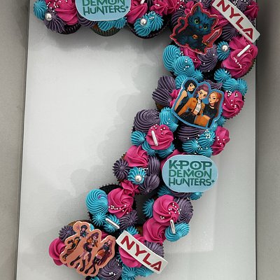 Pull-Apart Cupcake Cake