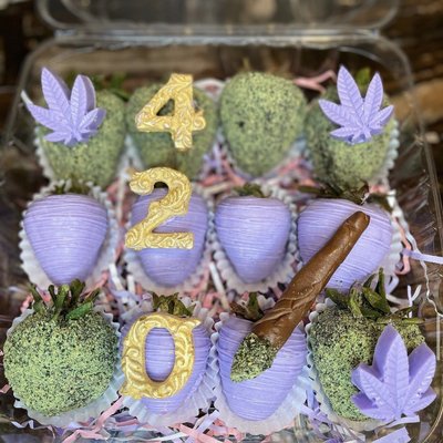 Weed Theme Berries 