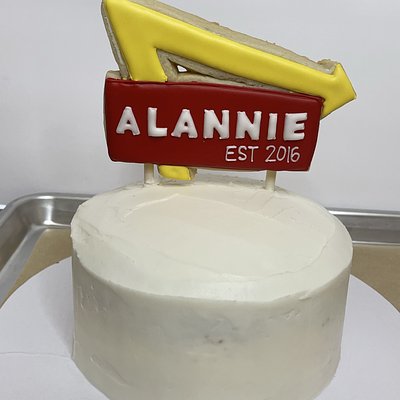 Custom Cake 8in 