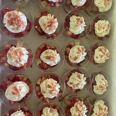 Strawberry Crumble Cheesecake Trifle Cups (20- 9oz cups)