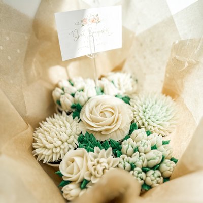 7 Cupcake Bouquet