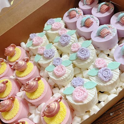 Chocolate Dipped Oreos (vanilla Or Classic) 