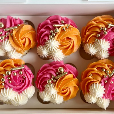 Buttercream Frosted Cupcakes 