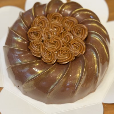 Honey Bread Cake - Dulce De Leche 6”