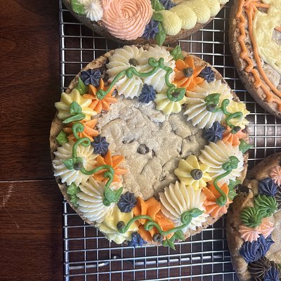 Chocolate Chip Cookie Cake 10”
