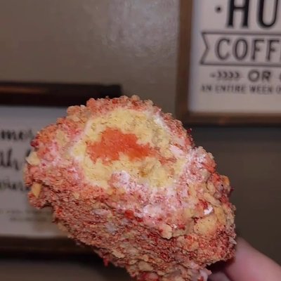 Strawberry Crunch Cakesicles 