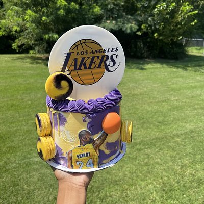Lakers Cake